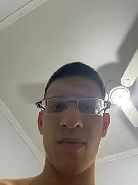 Snapshot of safadezanunes2 chatting on 10-28-25, 08:33 safadezanunes2 online show from 10-28-25, 08:33