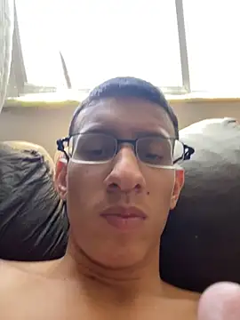 Snapshot of safadezanunes2 chatting on 11-25-25, 03:45 safadezanunes2 online show from 11-25-25, 03:45