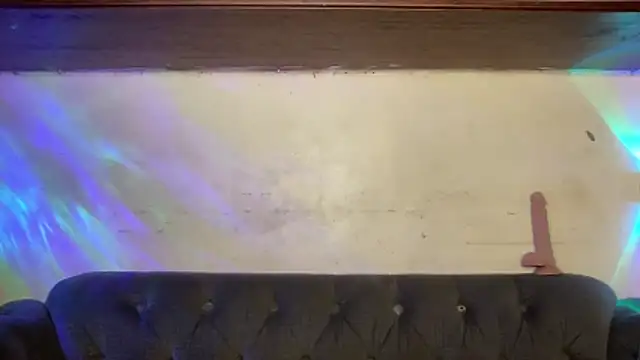 Snapshot of calimonroe chatting on 10-26-25, 06:25 calimonroe online show from 10-26-25, 06:25