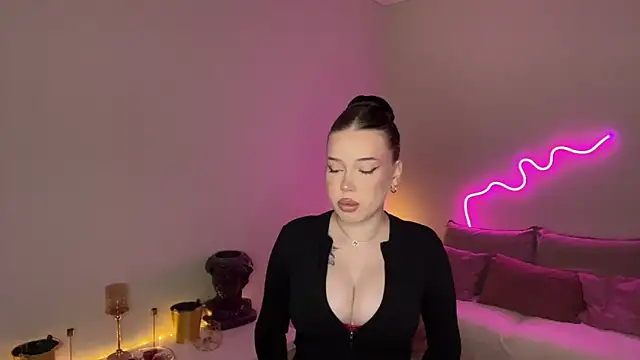 mistress of hearts online show from 06-17-26, 01:23