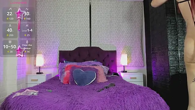 Snapshot of Zamara_Kleii chatting on 10-21-25, 04:46 Zamara Kleii online show from 10-21-25, 04:46