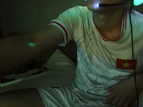 boyhigh1997 online show from 09-23-25, 04:04