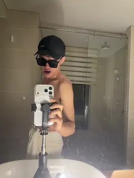 boyhigh1997 online show from 04-06-26, 09:49