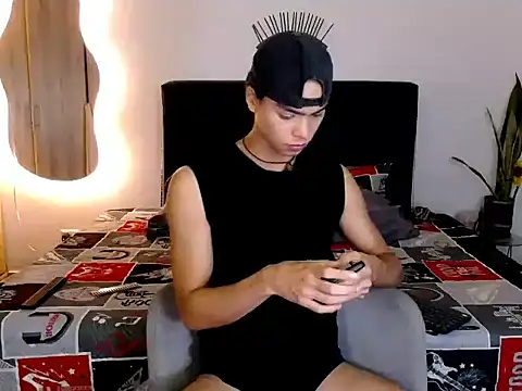 NoahDevil18 online show from 10-11-25, 06:23