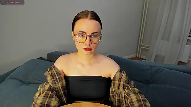 Snapshot of MewStella chatting on 04-27-26, 03:21 MewStella online show from 04-27-26, 03:21