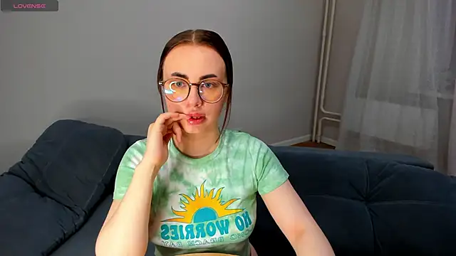 Snapshot of MewStella chatting on 05-05-26, 04:15 MewStella online show from 05-05-26, 04:15