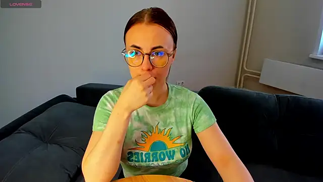 Snapshot of MewStella chatting on 05-18-26, 04:29 MewStella online show from 05-18-26, 04:29