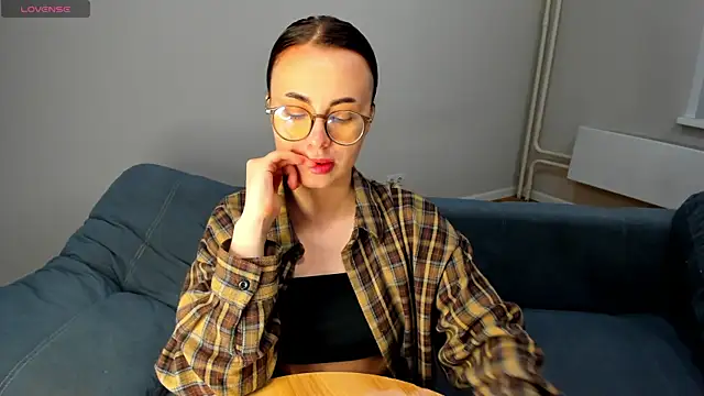 Snapshot of MewStella chatting on 05-30-26, 03:31 MewStella online show from 05-30-26, 03:31