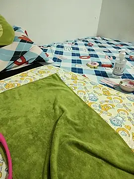 Snapshot of Yina219 chatting on 10-08-25, 01:47 Yina219 online show from 10-08-25, 01:47