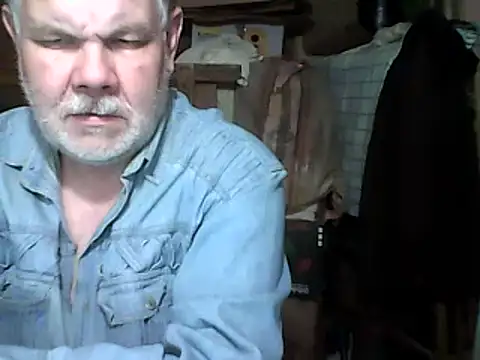 Snapshot of A1B3- chatting on 10-20-25, 03:56 A1B3- online show from 10-20-25, 03:56