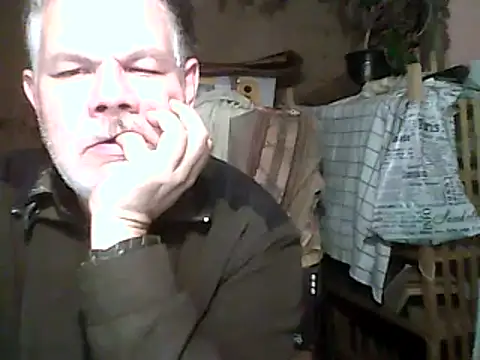 Snapshot of A1B3- chatting on 10-28-25, 03:58 A1B3- online show from 10-28-25, 03:58