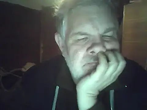 Snapshot of A1B3- chatting on 01-10-26, 04:31 A1B3- online show from 01-10-26, 04:31