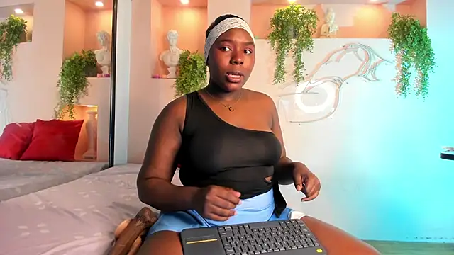 Snapshot of NanyMoreno chatting on 11-19-25, 12:16 NanyMoreno online show from 11-19-25, 12:16