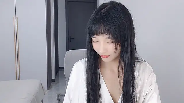 Snapshot of Lisa-3333 chatting on 10-13-25, 02:17 Lisa-3333 online show from 10-13-25, 02:17