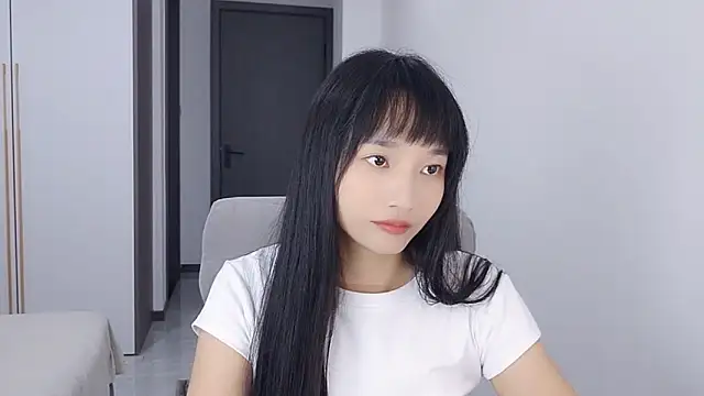 Snapshot of Lisa-3333 chatting on 10-16-25, 01:23 Lisa-3333 online show from 10-16-25, 01:23