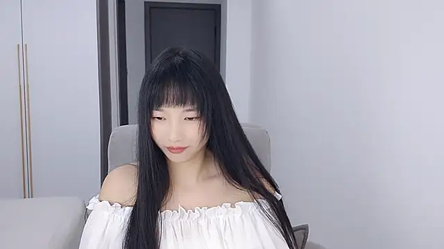 Snapshot of Lisa-3333 chatting on 10-17-25, 02:30 Lisa-3333 online show from 10-17-25, 02:30