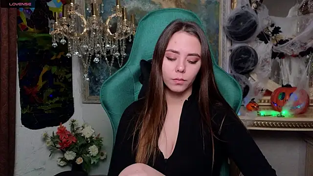 Snapshot of IvoryWood_ chatting on 10-29-25, 10:39 IvoryWood online show from 10-29-25, 10:39