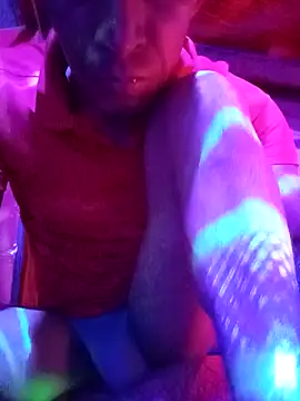 Snapshot of Oaxhot chatting on 11-04-25, 10:25 Oaxhot online show from 11-04-25, 10:25