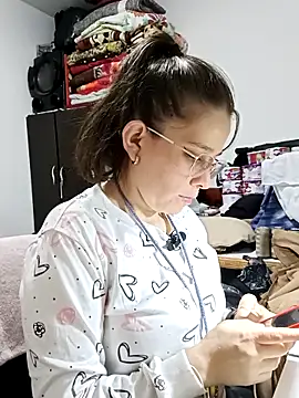 Isabella5 Brown  online show from 10-30-25, 06:52