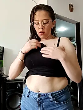 Isabella5 Brown  online show from 11-07-25, 03:34