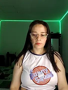 Isabella5 Brown  online show from 01-15-26, 04:11