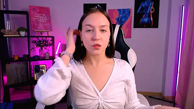 CindySparkl online show from 12-14-25, 04:40