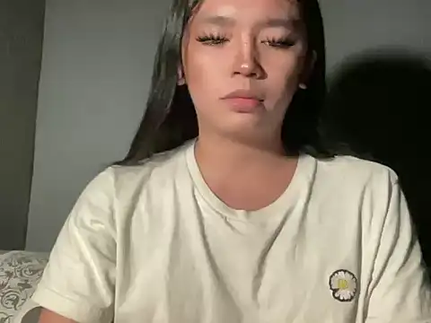 Snapshot of Claudia_Johnson chatting on 11-24-25, 01:00 Claudia Johnson online show from 11-24-25, 01:00