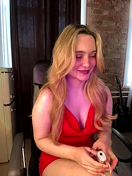 Snapshot of Chloe_Ravens chatting on 10-19-25, 06:14 Chloe Ravens online show from 10-19-25, 06:14