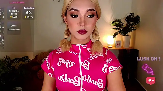 Snapshot of UrasianBIGcock696 chatting on 02-11-26, 02:33 UrasianBIGcock696 online show from 02-11-26, 02:33