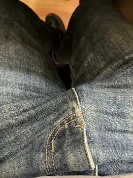 Snapshot of Cruel00 chatting on 10-21-25, 10:27 Cruel00 online show from 10-21-25, 10:27