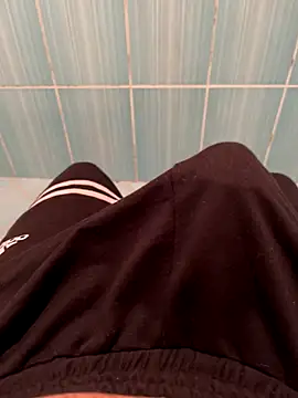 Snapshot of Cruel00 chatting on 11-15-25, 04:10 Cruel00 online show from 11-15-25, 04:10