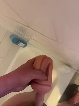 Snapshot of Buck2000 chatting on 03-06-26, 06:04 Buck2000 online show from 03-06-26, 06:04