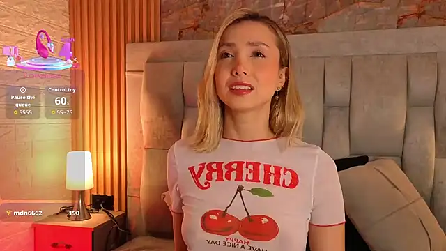 Snapshot of miaroldan chatting on 10-11-25, 12:04 miaroldan online show from 10-11-25, 12:04