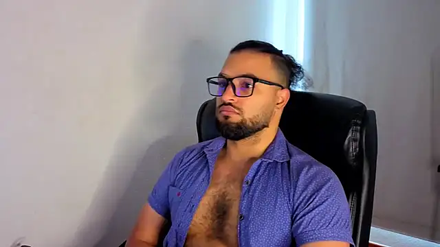 Snapshot of Ernesto-Rodriguez82 chatting on 05-27-26, 02:14 Ernesto-Rodriguez82 online show from 05-27-26, 02:14