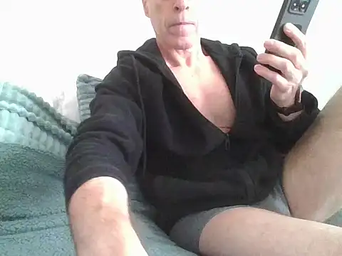 fergi1999 online show from 01-11-26, 06:18