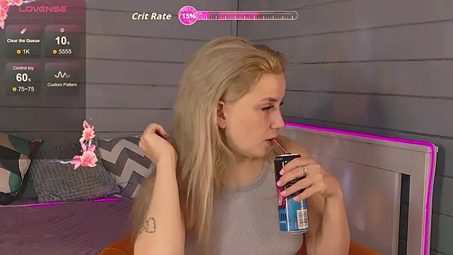 Snapshot of Crystal_Jull chatting on 09-14-25, 11:09 Crystal Jull online show from 09-14-25, 11:09