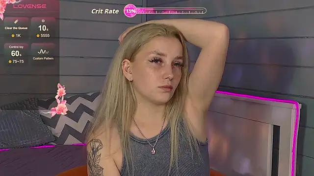 Snapshot of Crystal_Jull chatting on 09-18-25, 01:46 Crystal Jull online show from 09-18-25, 01:46