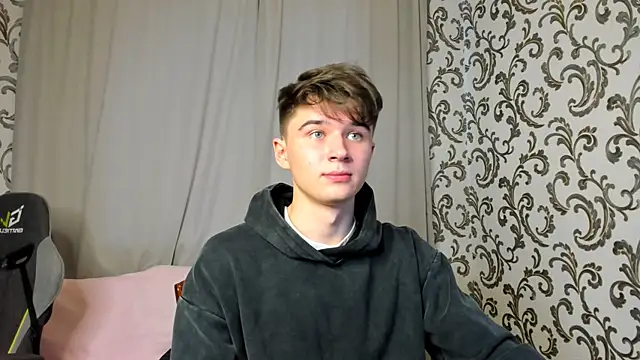 Snapshot of SherlockMax chatting on 09-10-25, 12:27 SherlockMax online show from 09-10-25, 12:27