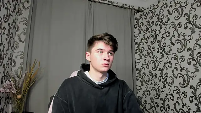 Snapshot of SherlockMax chatting on 09-24-25, 03:37 SherlockMax online show from 09-24-25, 03:37