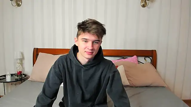 Snapshot of SherlockMax chatting on 09-27-25, 07:30 SherlockMax online show from 09-27-25, 07:30