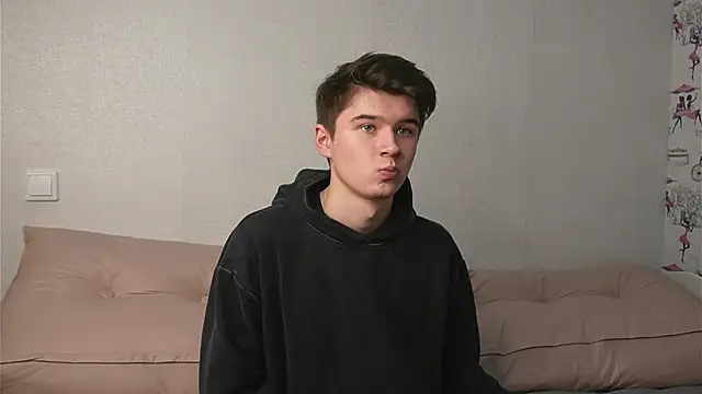 Snapshot of SherlockMax chatting on 10-19-25, 08:42 SherlockMax online show from 10-19-25, 08:42