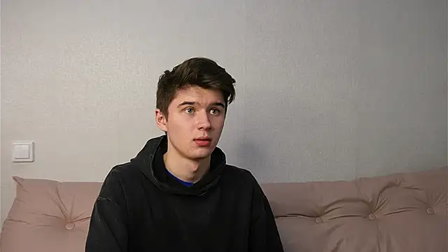 Snapshot of SherlockMax chatting on 10-26-25, 05:52 SherlockMax online show from 10-26-25, 05:52