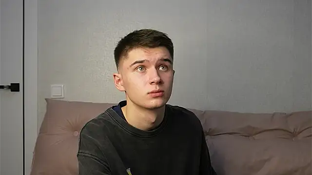 Snapshot of SherlockMax chatting on 11-06-25, 07:04 SherlockMax online show from 11-06-25, 07:04