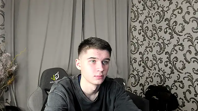 Snapshot of SherlockMax chatting on 11-08-25, 07:23 SherlockMax online show from 11-08-25, 07:23