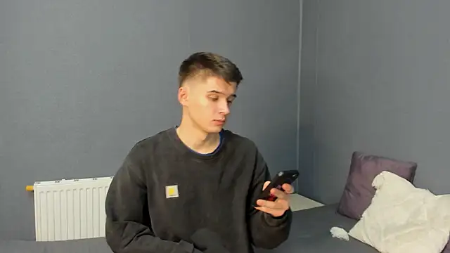 Snapshot of SherlockMax chatting on 11-11-25, 06:41 SherlockMax online show from 11-11-25, 06:41