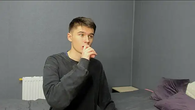 Snapshot of SherlockMax chatting on 11-14-25, 07:56 SherlockMax online show from 11-14-25, 07:56