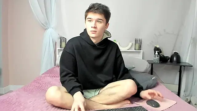 Snapshot of SherlockMax chatting on 01-10-26, 05:53 SherlockMax online show from 01-10-26, 05:53