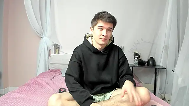 Snapshot of SherlockMax chatting on 01-10-26, 10:25 SherlockMax online show from 01-10-26, 10:25