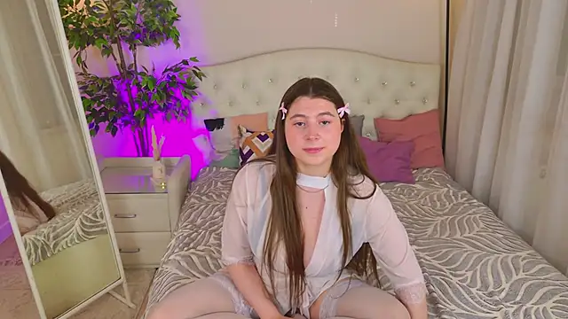 Queen Michelle  online show from 04-14-26, 09:32