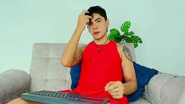 CamiiGuzmanX online show from 09-26-25, 08:35